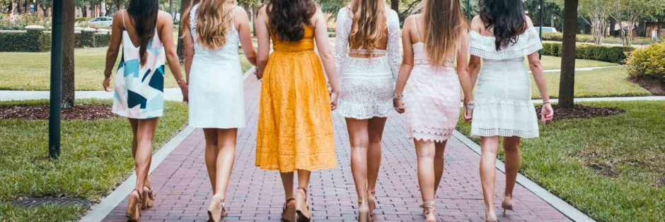 Milk and Honey Magazine gives advice on how to encourage your girlfriends, remove gossip from your life, and invite new friends to join on adventures! Let's be loving daughters of Jesus Christ, babe.